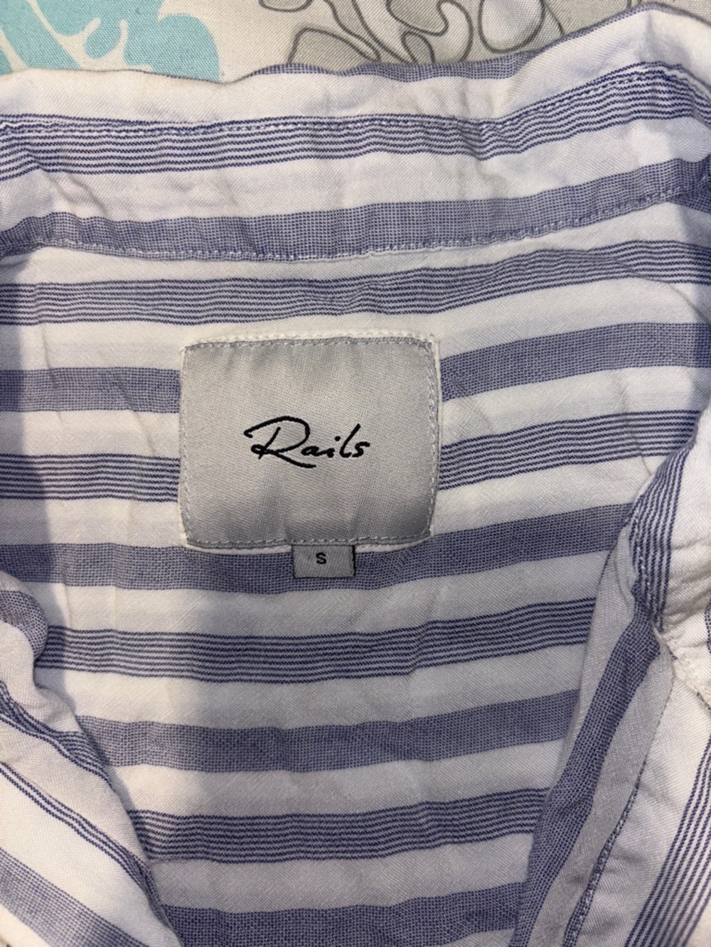 Rails button down - Picture 2 of 4